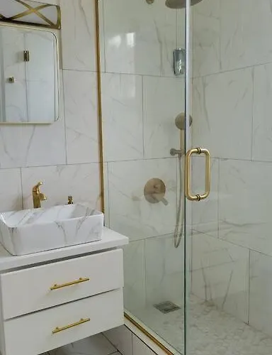 Apartment Jamrock Place *